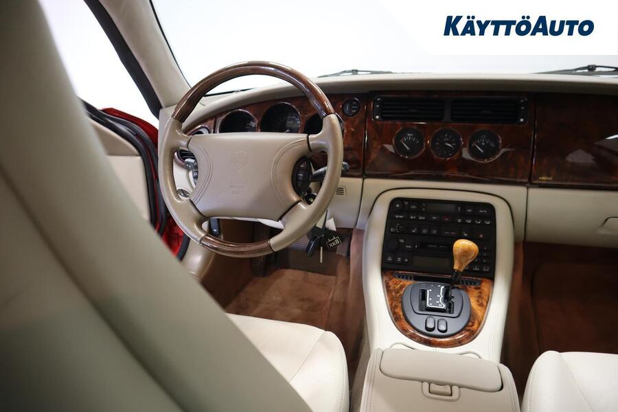 Jaguar XKR vaihtoauto