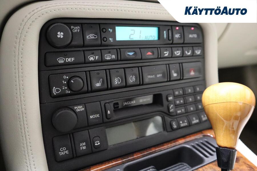 Jaguar XKR vaihtoauto