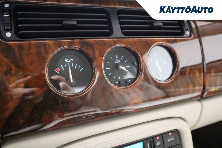 Jaguar XKR vaihtoauto