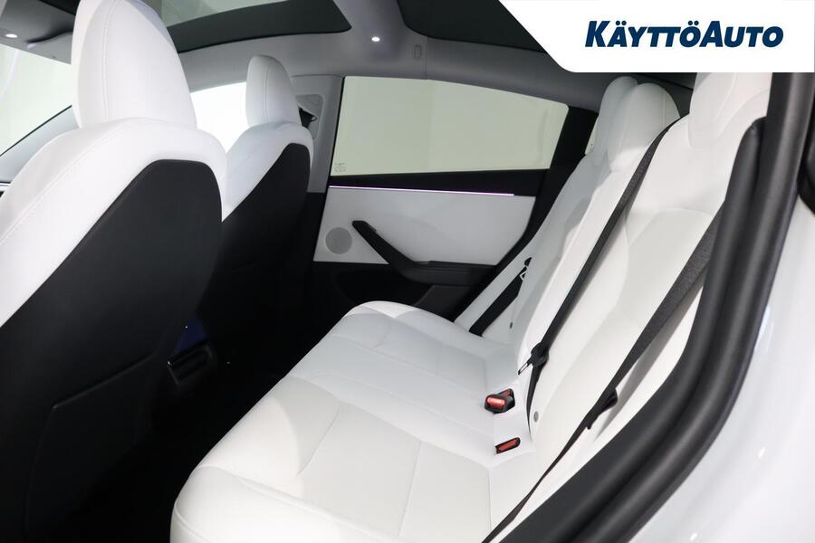 Tesla Model 3 vaihtoauto