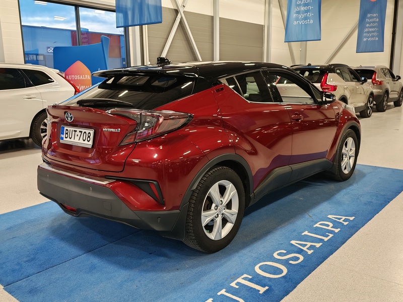 Toyota C-HR vaihtoauto