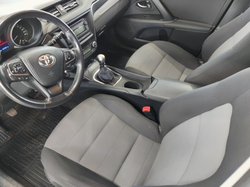 Toyota Avensis vaihtoauto