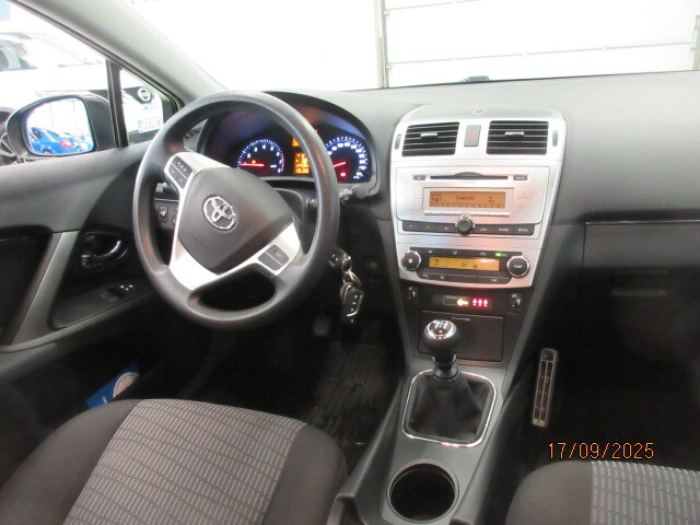 Toyota Avensis vaihtoauto
