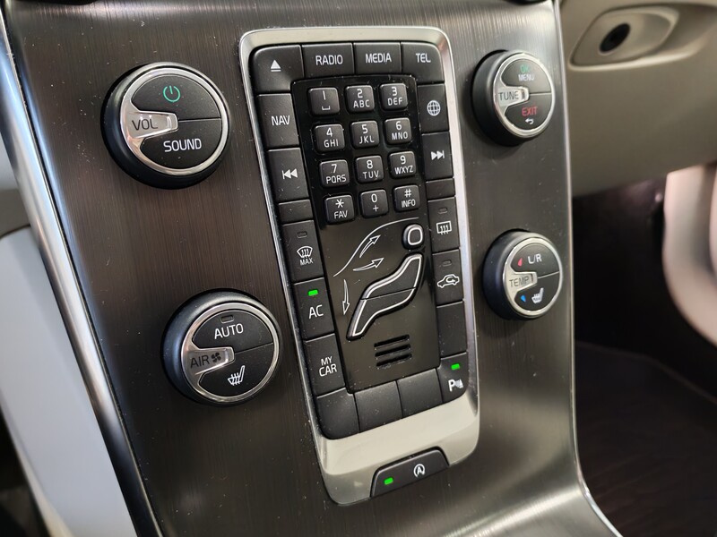 Volvo V40 Cross Country vaihtoauto