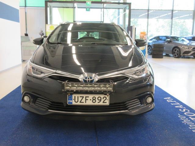 Toyota Auris vaihtoauto