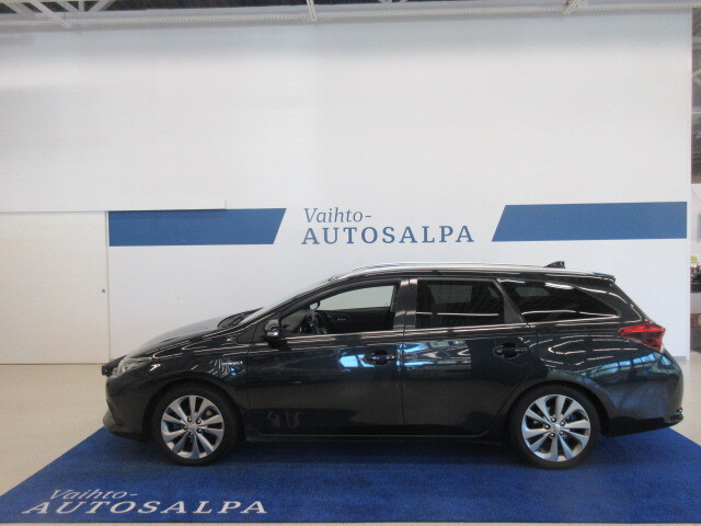 Toyota Auris vaihtoauto