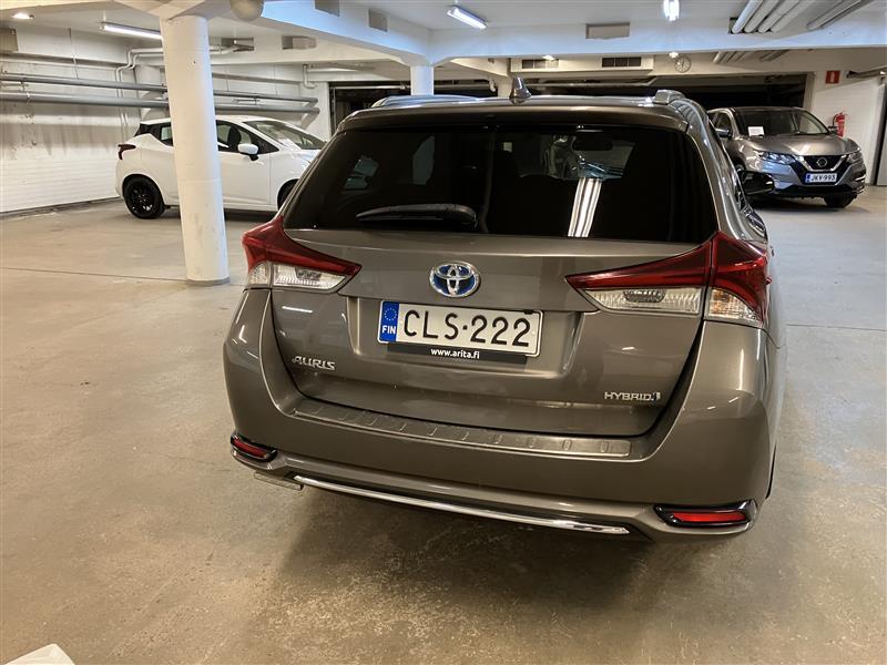Toyota Auris vaihtoauto