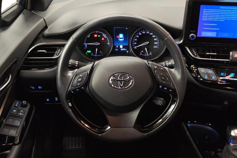 Toyota C-HR vaihtoauto