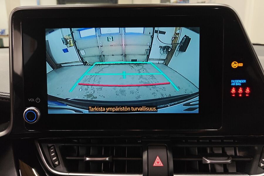 Toyota C-HR vaihtoauto