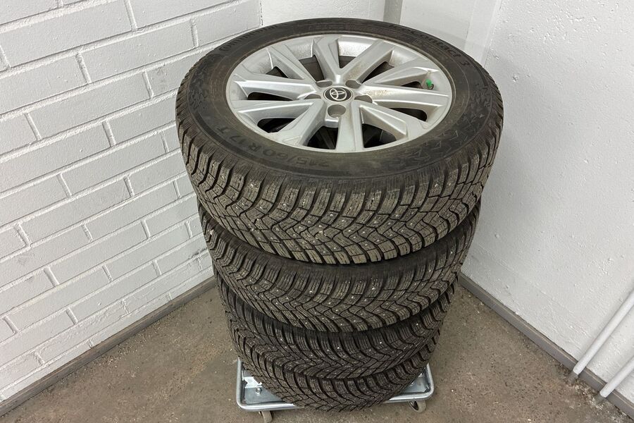 Toyota C-HR vaihtoauto