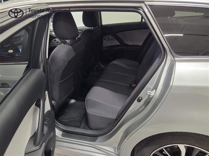 Toyota Avensis vaihtoauto