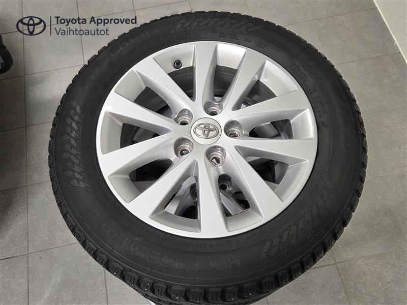 Toyota Avensis vaihtoauto