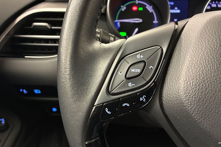 Toyota C-HR vaihtoauto