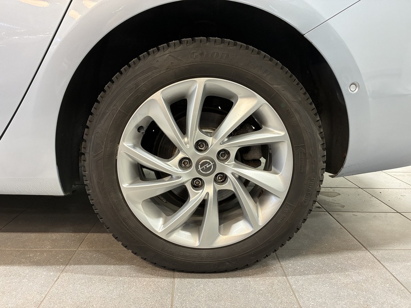 Opel Astra vaihtoauto