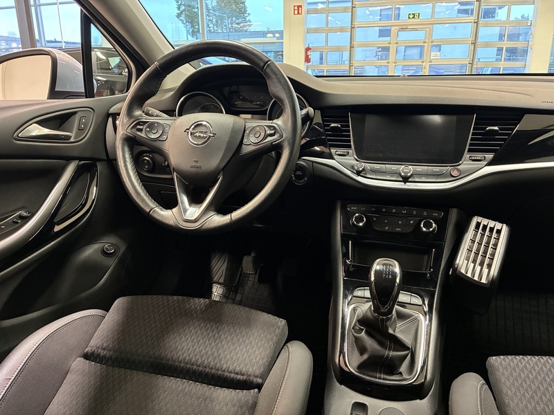 Opel Astra vaihtoauto