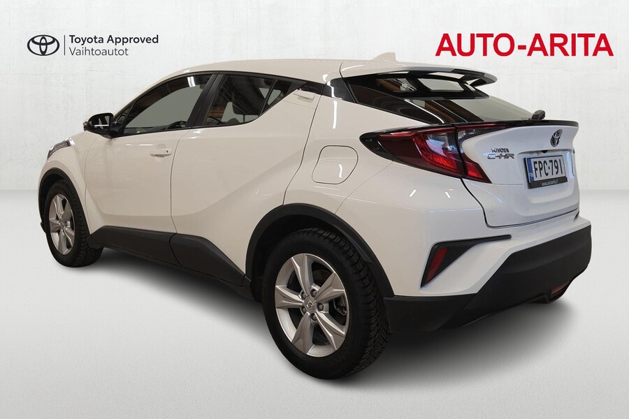 Toyota C-HR vaihtoauto