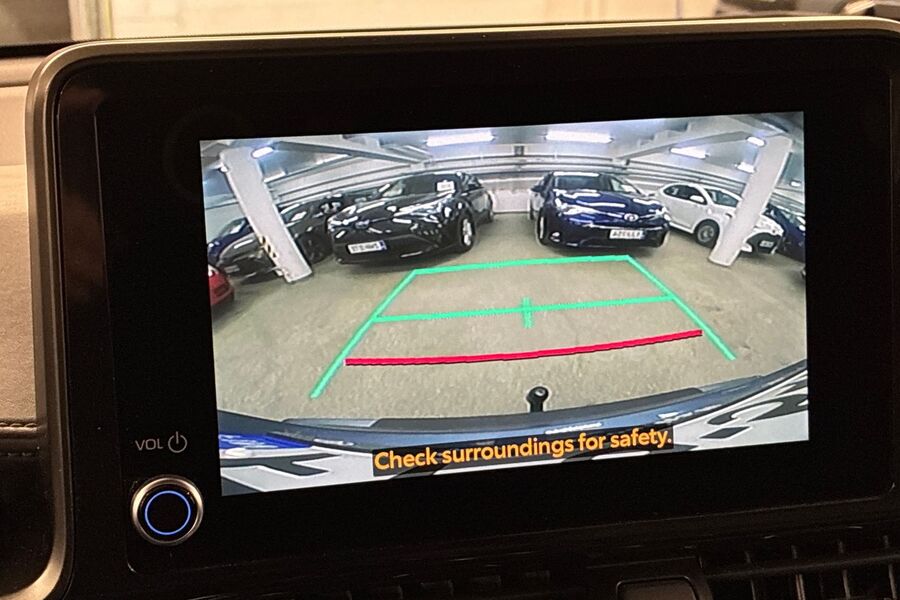 Toyota C-HR vaihtoauto