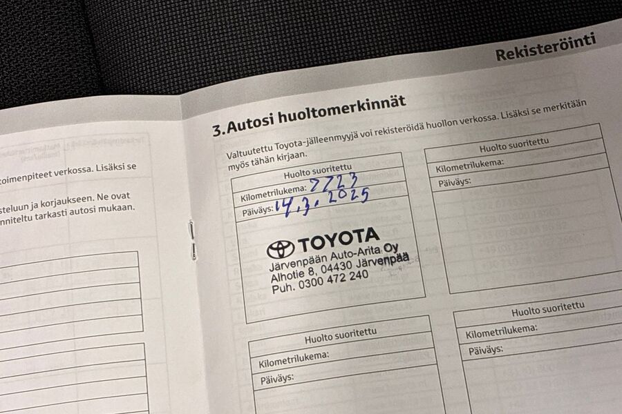 Toyota C-HR vaihtoauto