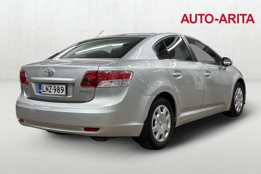 Toyota Avensis vaihtoauto