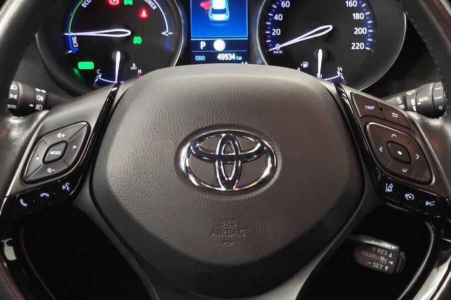 Toyota C-HR vaihtoauto