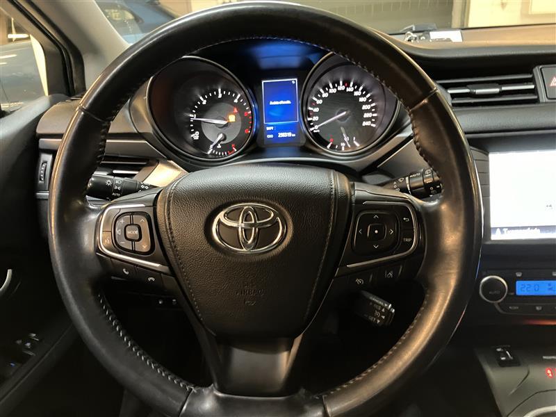 Toyota Avensis vaihtoauto