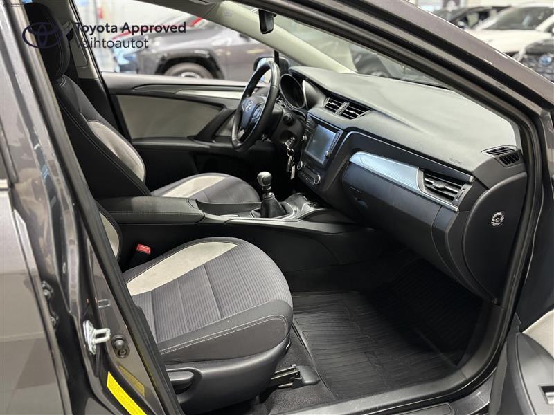 Toyota Avensis vaihtoauto