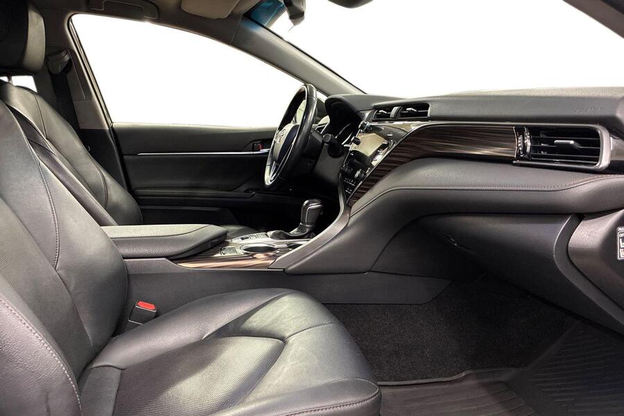 Toyota Camry vaihtoauto