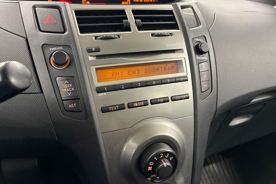 Toyota Yaris vaihtoauto