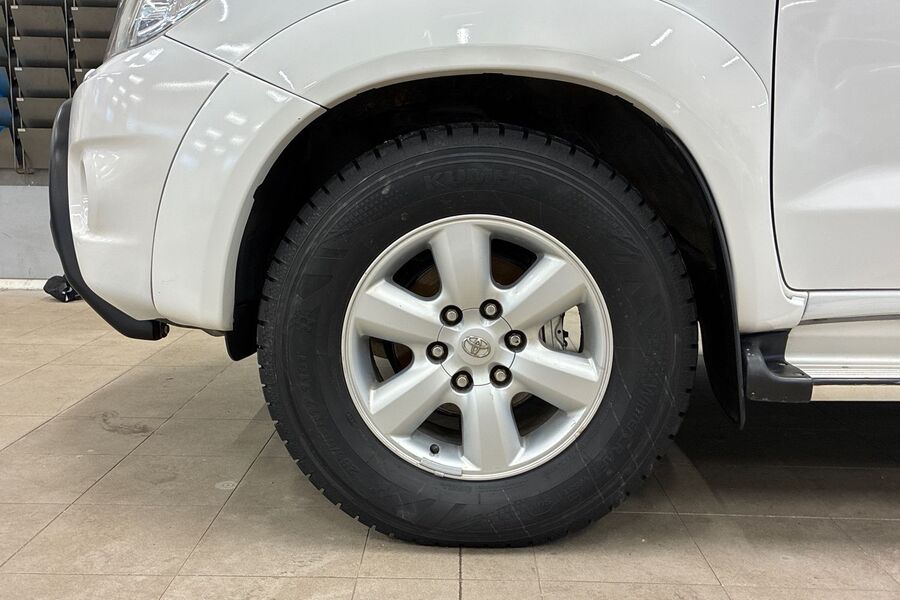 Toyota Hilux vaihtoauto