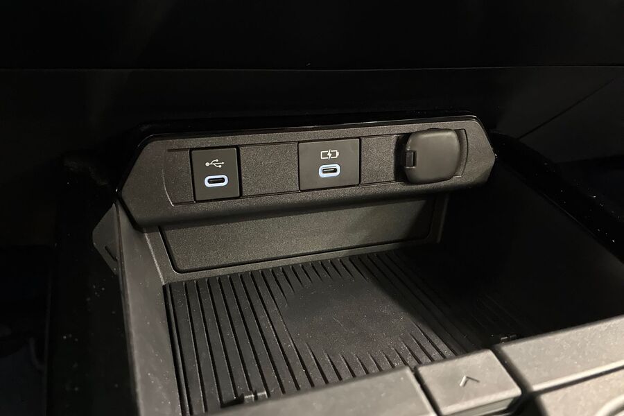 Toyota Prius Plug-in vaihtoauto