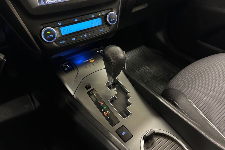 Toyota Avensis vaihtoauto