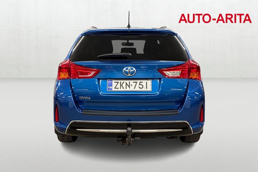 Toyota Auris vaihtoauto