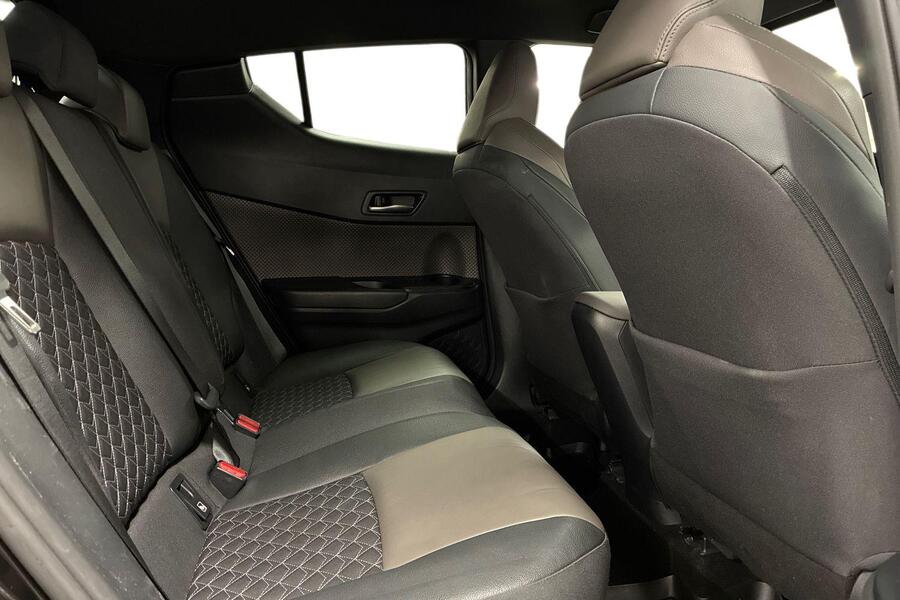 Toyota C-HR vaihtoauto