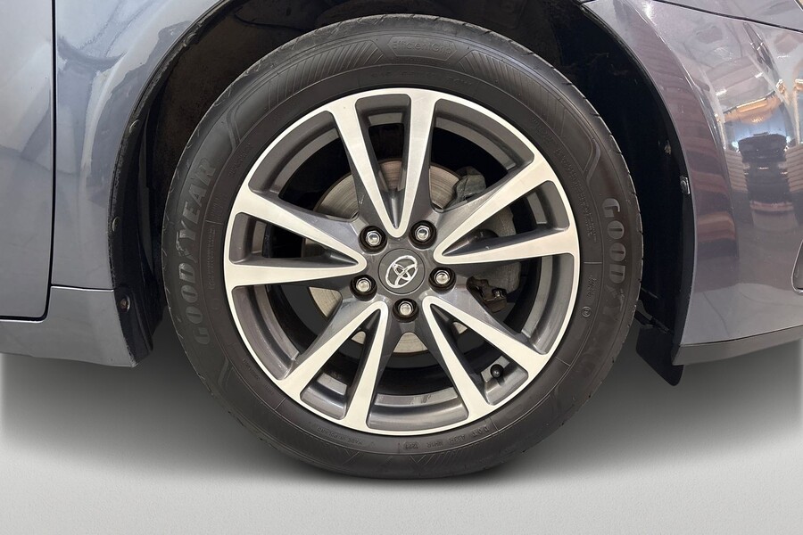 Toyota Avensis vaihtoauto