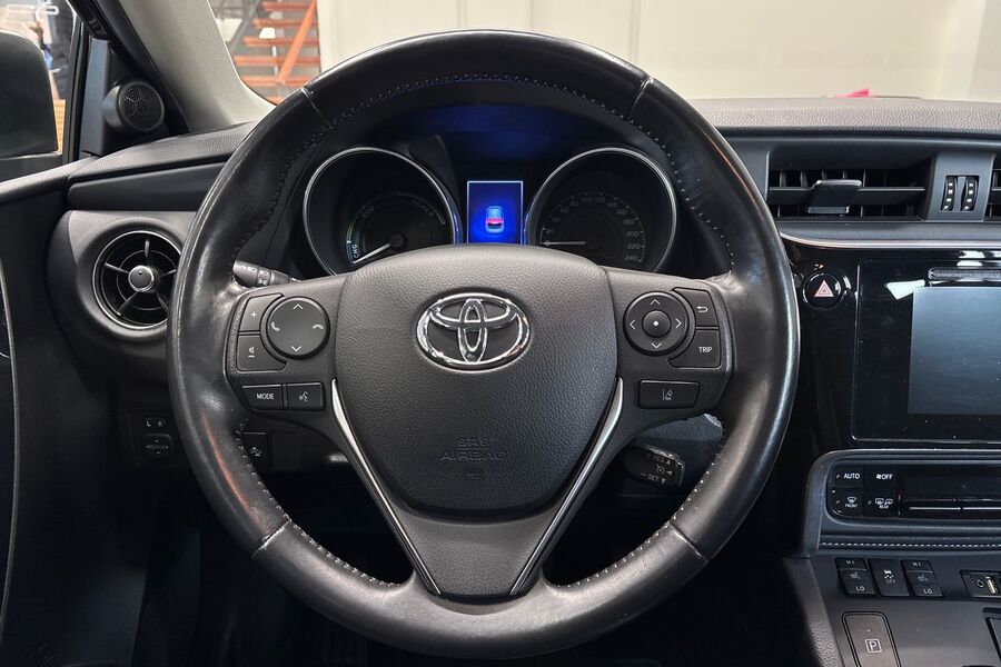 Toyota Auris vaihtoauto