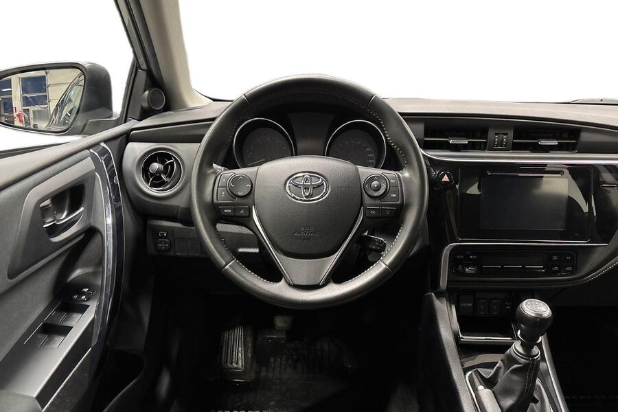 Toyota Auris vaihtoauto