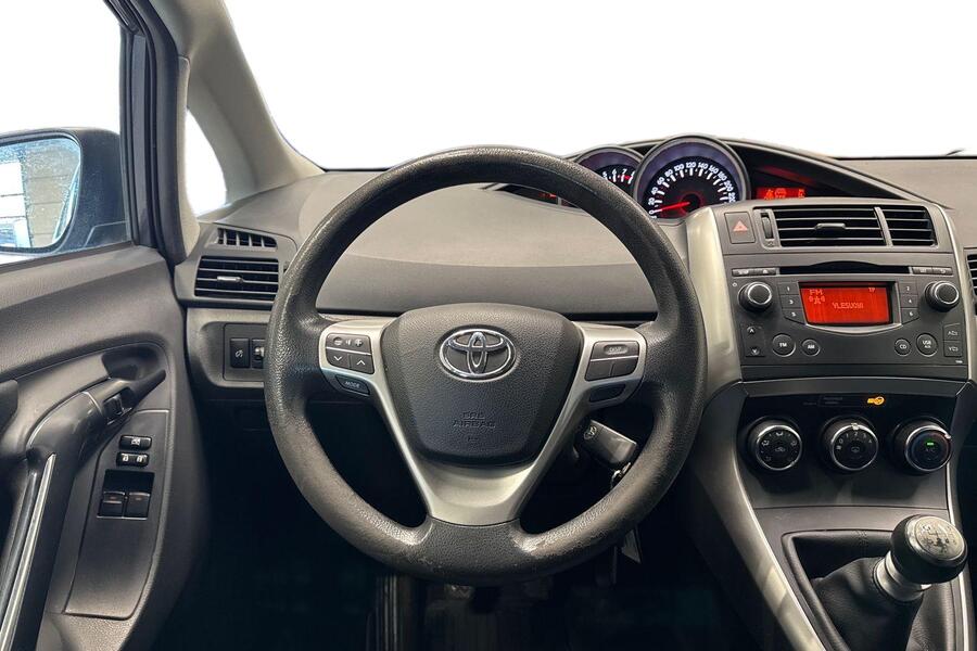 Toyota Verso vaihtoauto