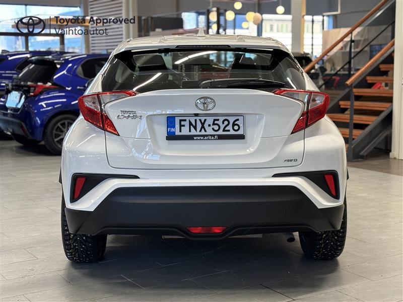 Toyota C-HR vaihtoauto