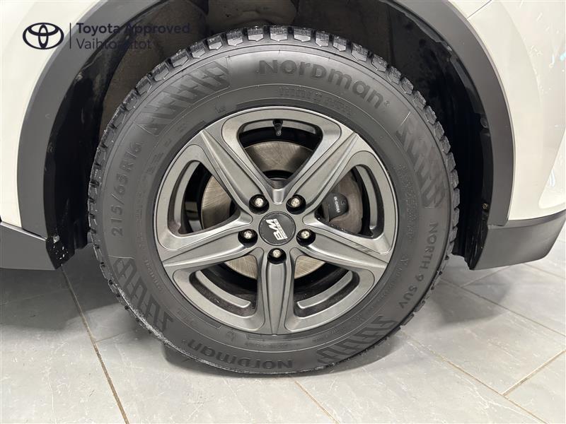 Toyota C-HR vaihtoauto