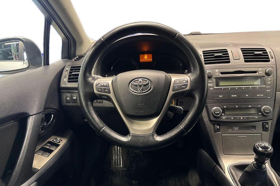 Toyota Avensis vaihtoauto
