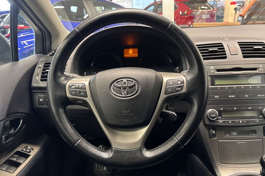Toyota Avensis vaihtoauto