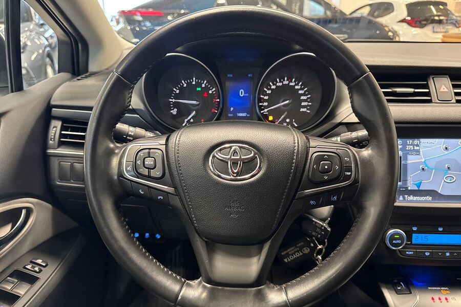 Toyota Avensis vaihtoauto