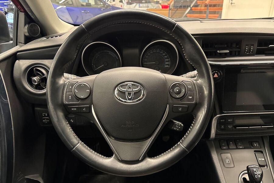 Toyota Auris vaihtoauto
