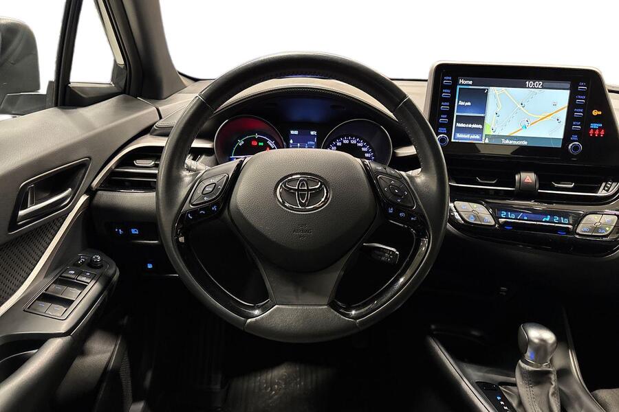 Toyota C-HR vaihtoauto