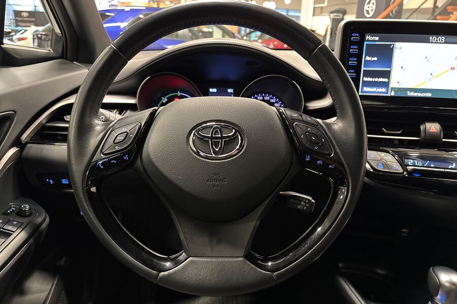 Toyota C-HR vaihtoauto