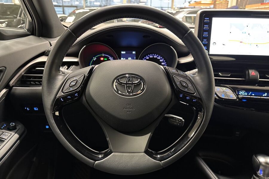 Toyota C-HR vaihtoauto