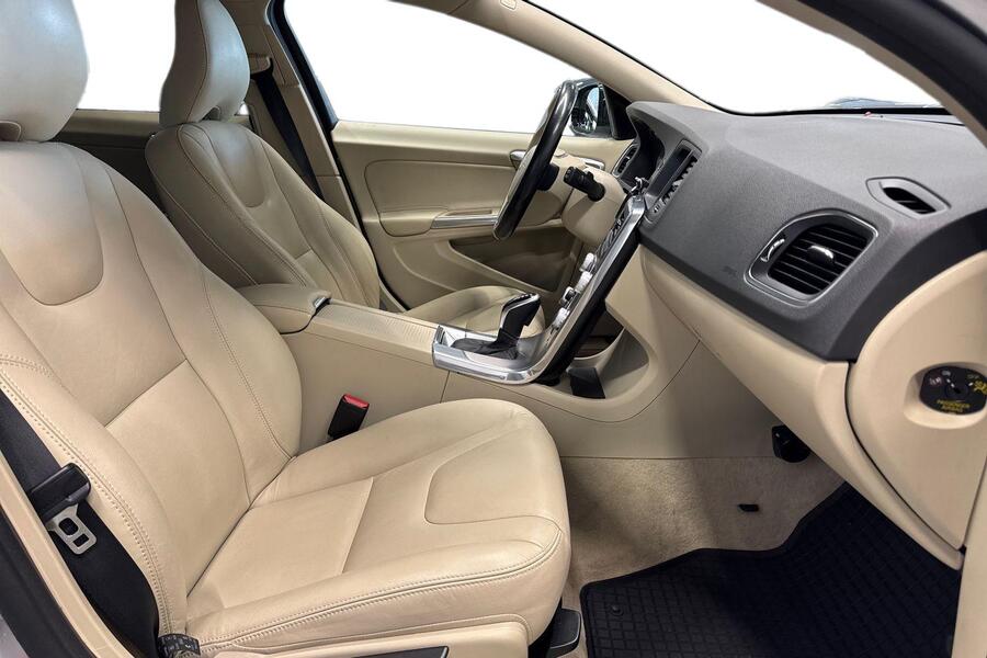 Volvo V60 Cross Country vaihtoauto