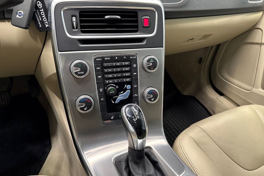 Volvo V60 Cross Country vaihtoauto