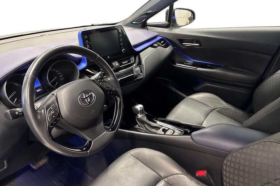 Toyota C-HR vaihtoauto