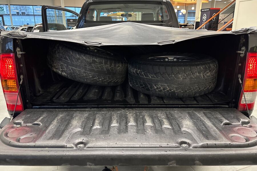 Toyota Hilux vaihtoauto